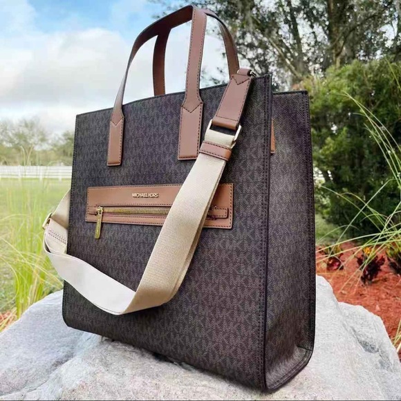 Gaby’sBags💕NWT Michael Kors XL Tote Satchel bag - Picture 7 of 9